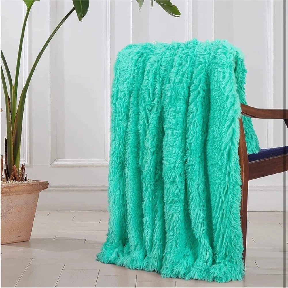 Luxurious Teal Faux Fur Twin Blanket